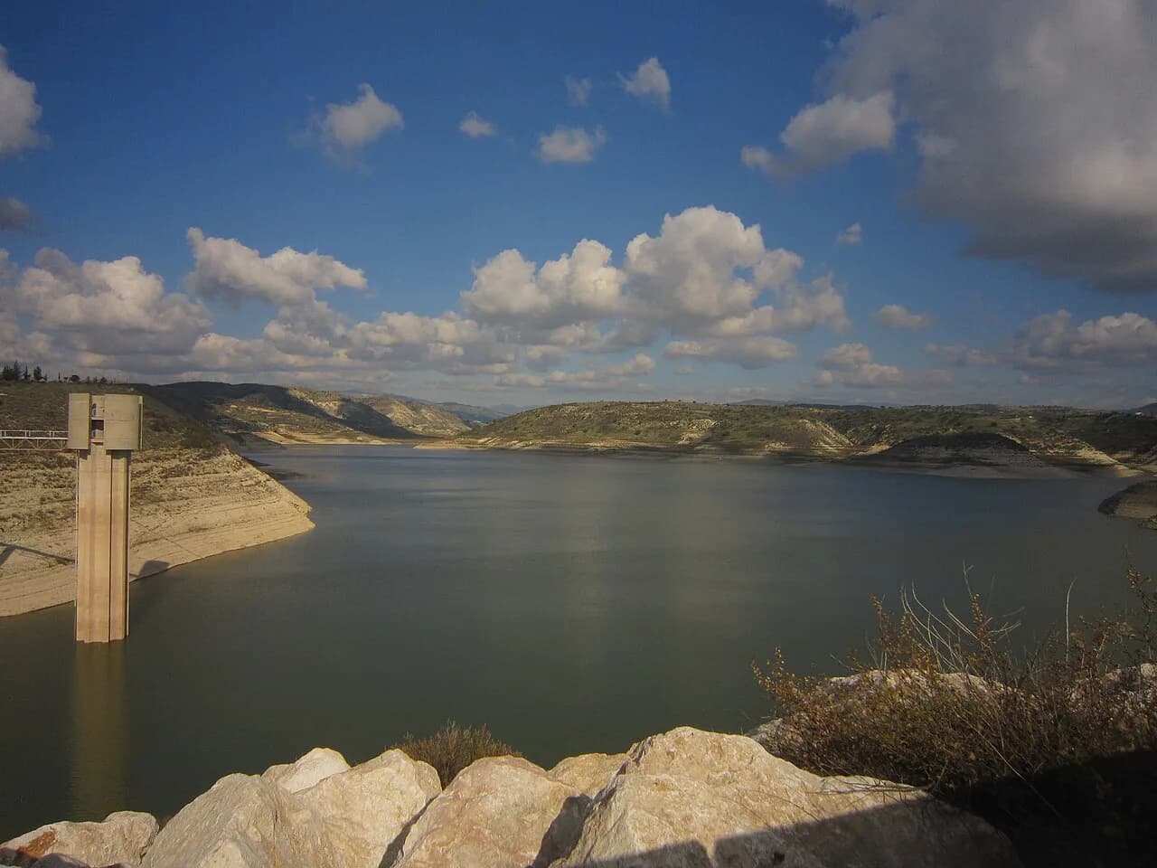 Asprokremmos Dam: Visiting the Reservoir Near Paphos