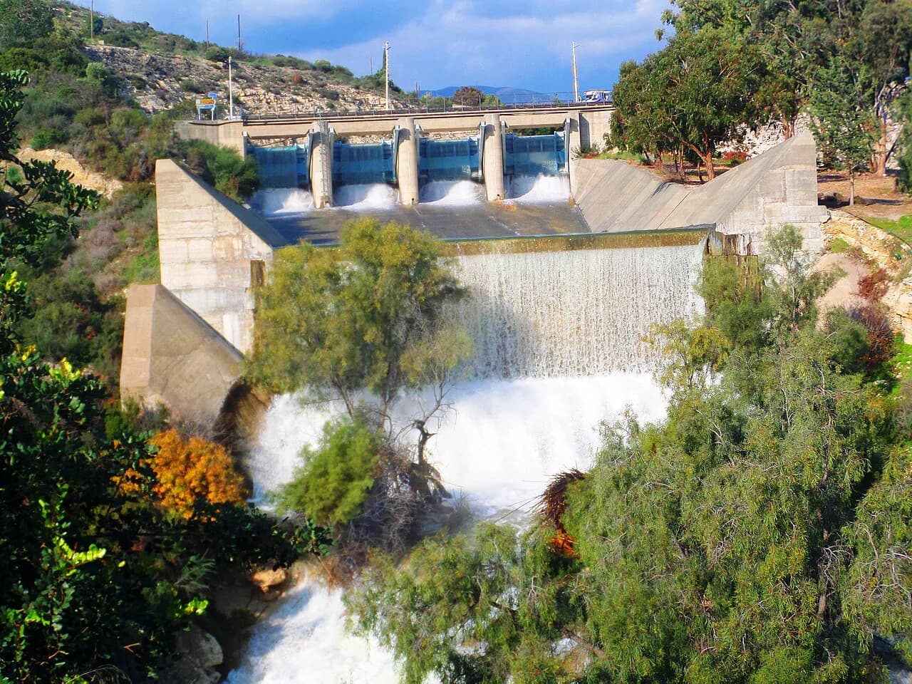 Germasogeia Dam: Limassol's Reservoir, Trails and Views
