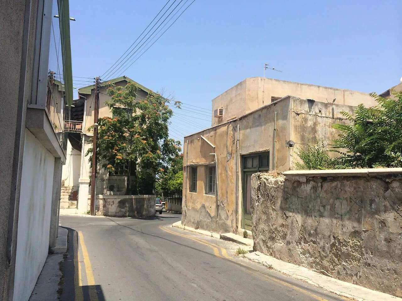 Best areas in Paphos for a car-based coastal stay