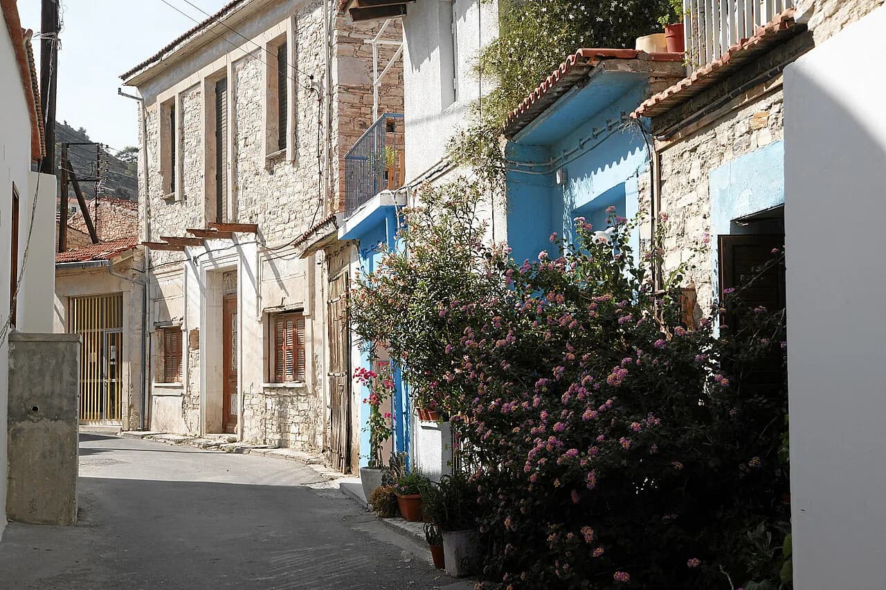 Lefkara Lace (Lefkaritika): How It's Made and Where to See It