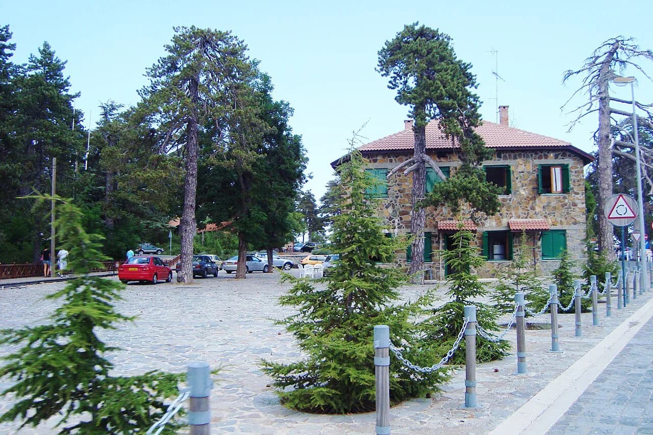 Troodos Square: What's There, Parking and Walks Nearby