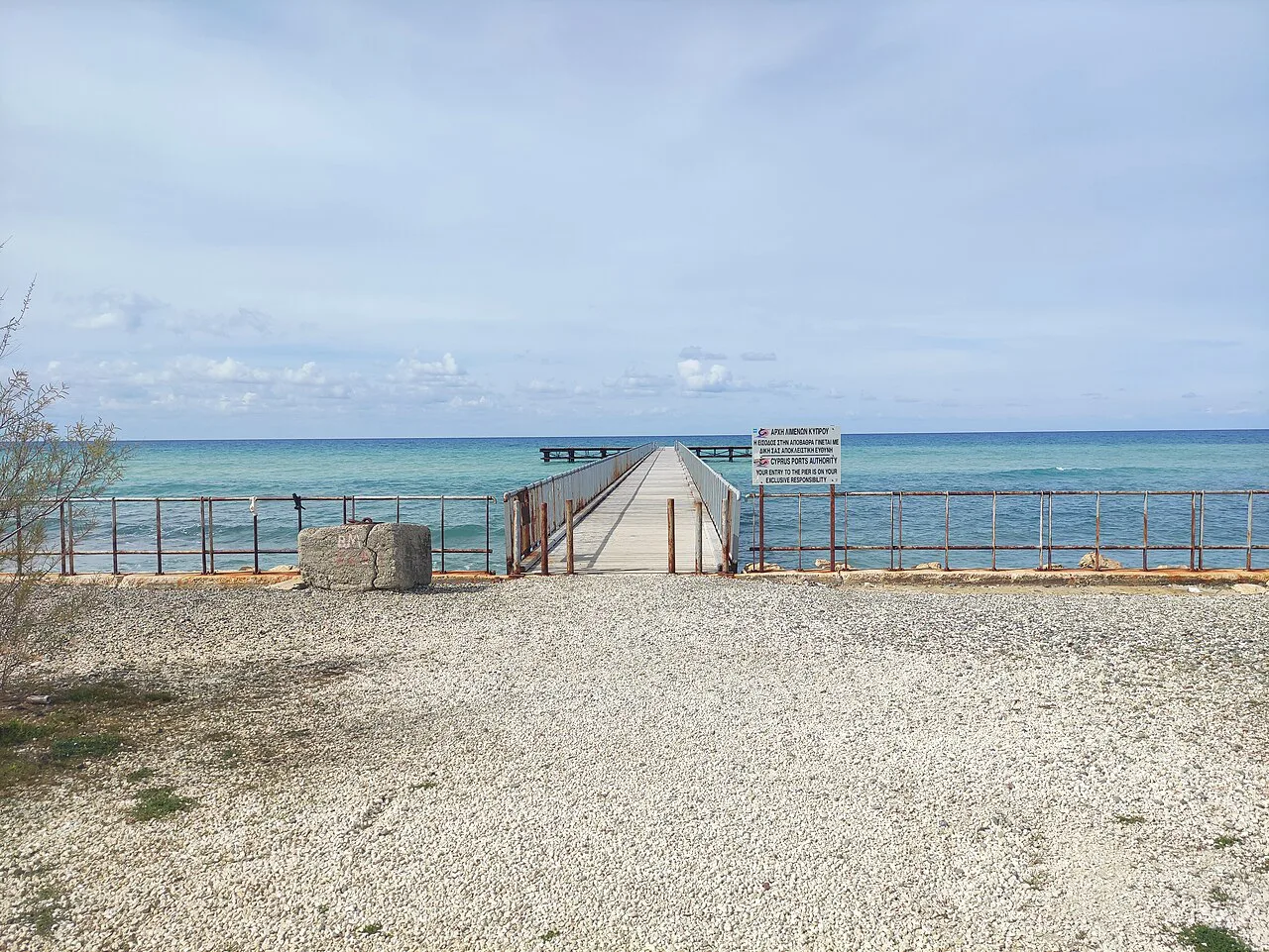 Shingle shore beside Limni Pier near Polis.