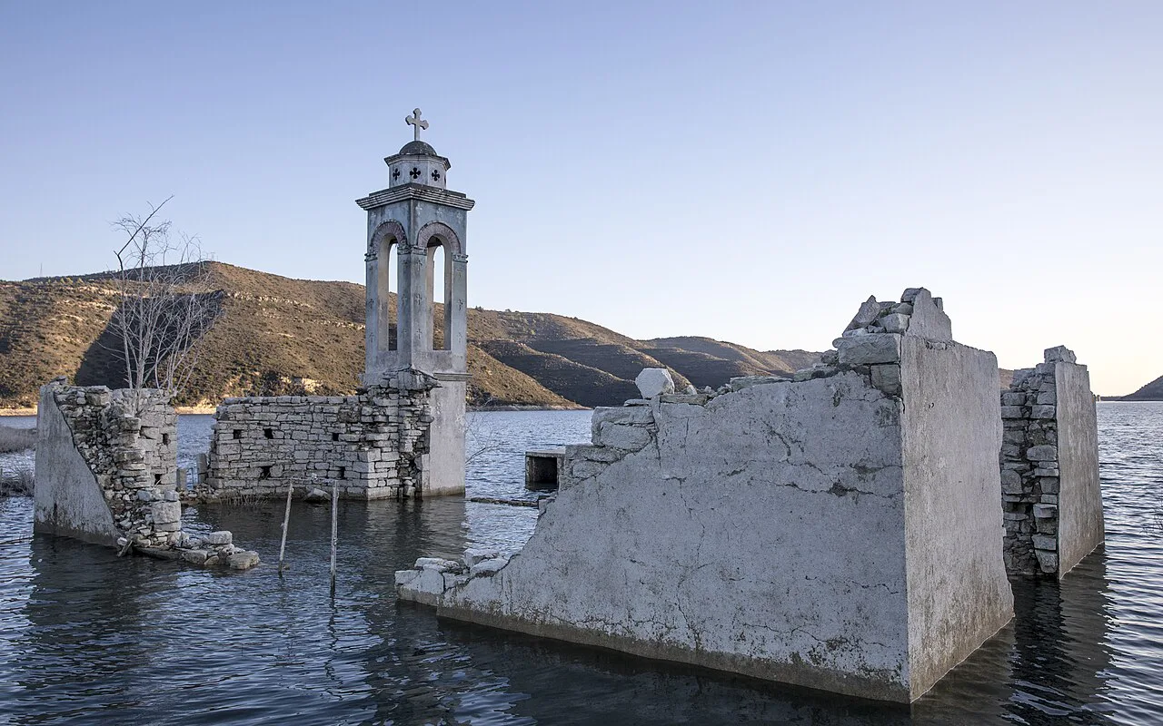 Ruined church of Ayios Nikolas at Kouris Dam.