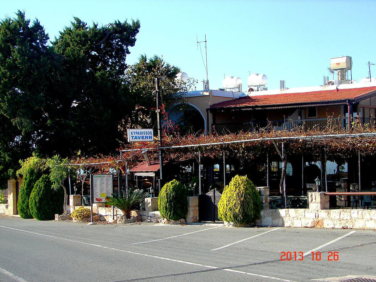 Taverna buildings near Kathikas village.