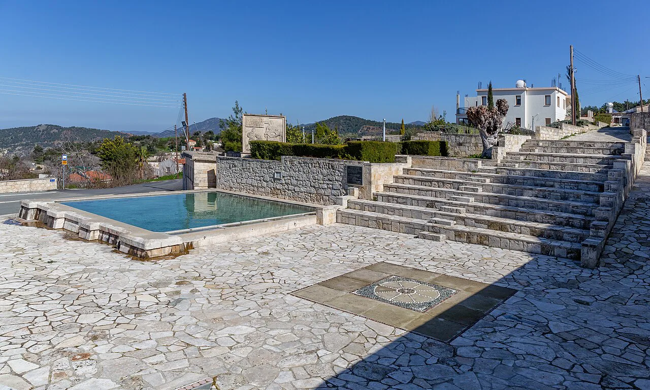 Square with fountain in Lysos.